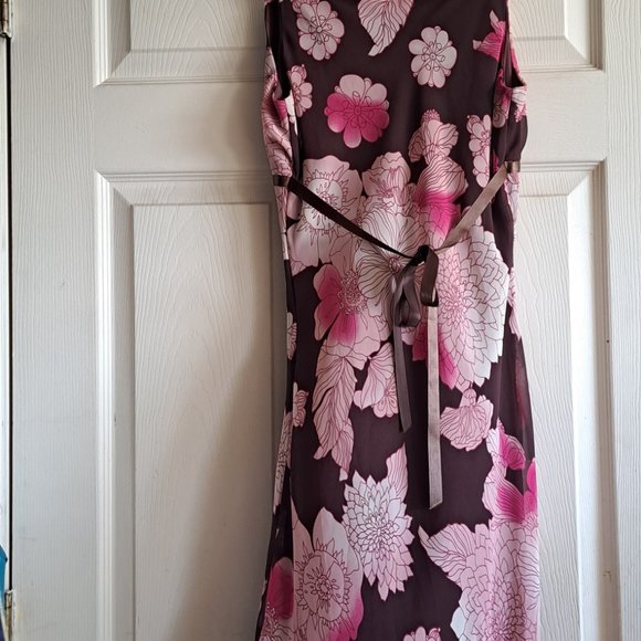 Dresses - Picture 15 of 16